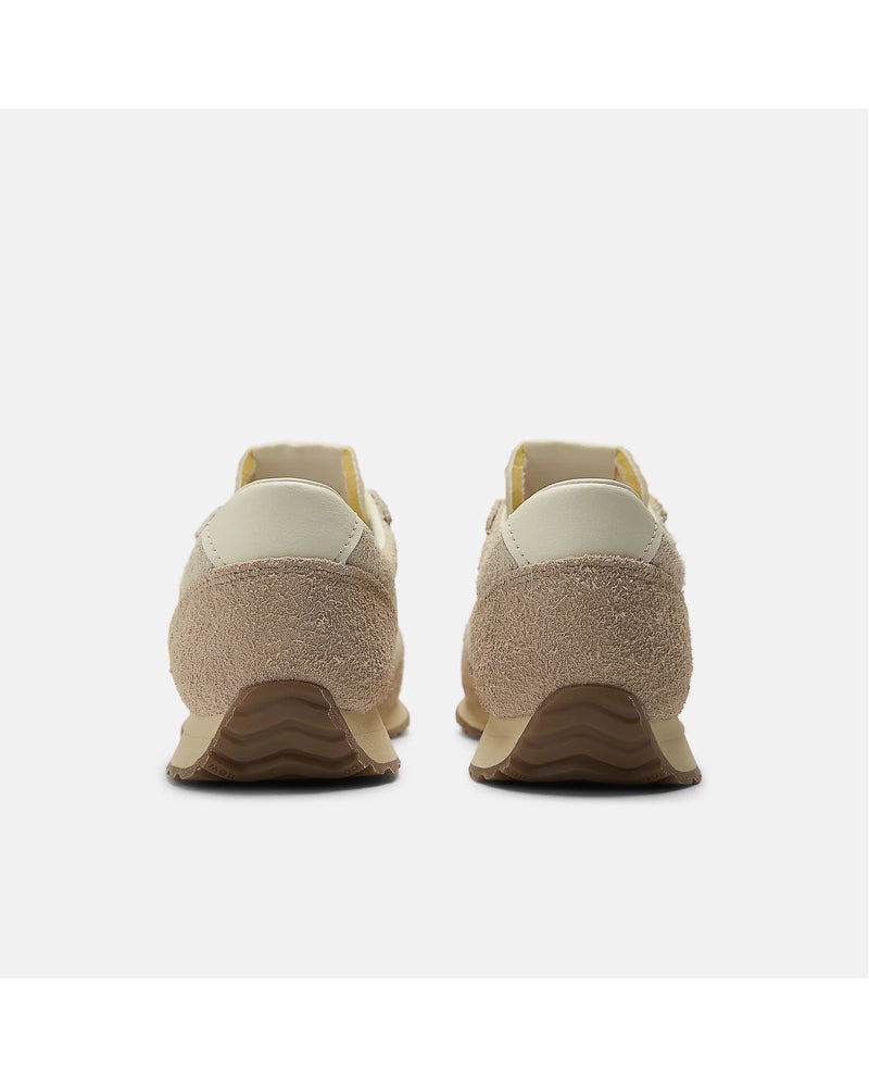 new-balance-471-sneaker-bisque-with-flat-taupe