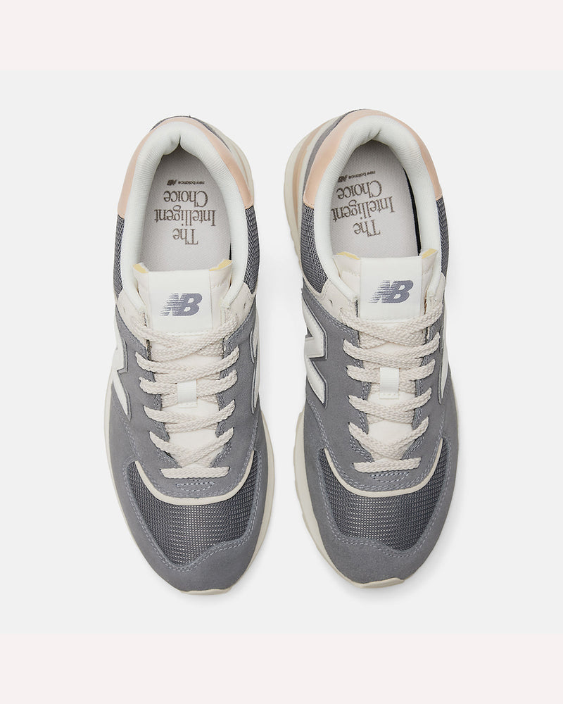new-balance-574-sneaker-grey-with-white-top-view