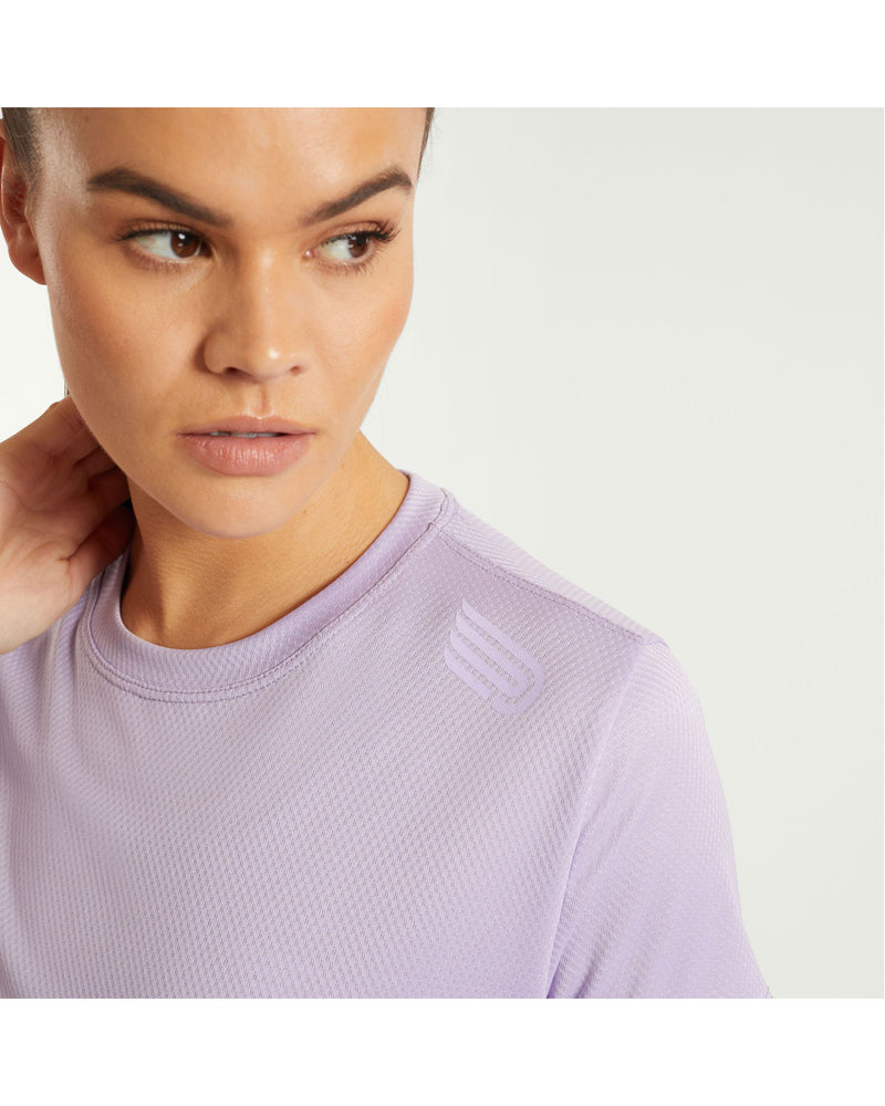 pressio-perform-short-sleeve-tee-lavender-front-close-up