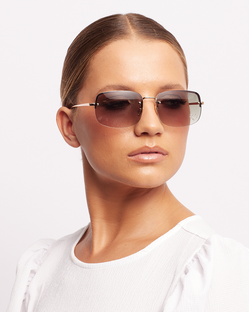 reality-eyewear-faster-love-sunglasses-green-diamond-on-model