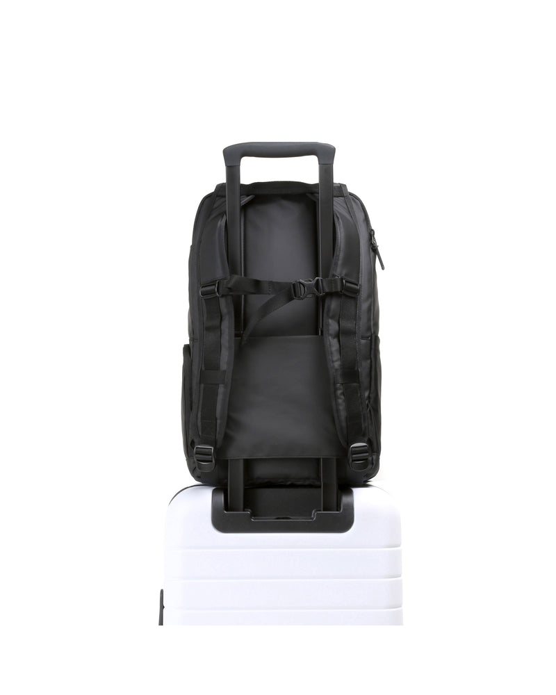 vooray-avenue-commuter-backpack-back-view