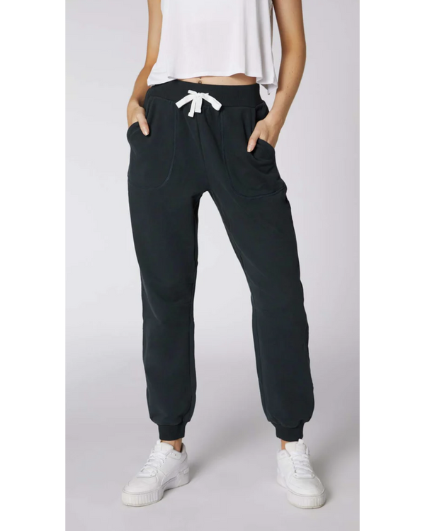 L_urv-electrify-relaxed-trackpant-charcoal-front-view