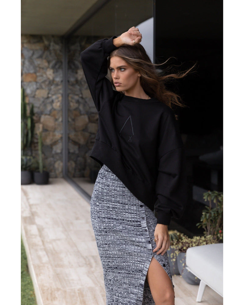 alexandra-aquan-sweat-black-front-view