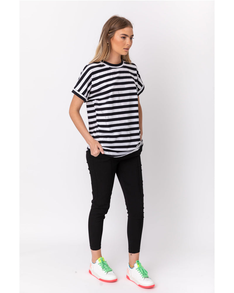 alexandra-sandford-black-white-stripe-tee-side-view