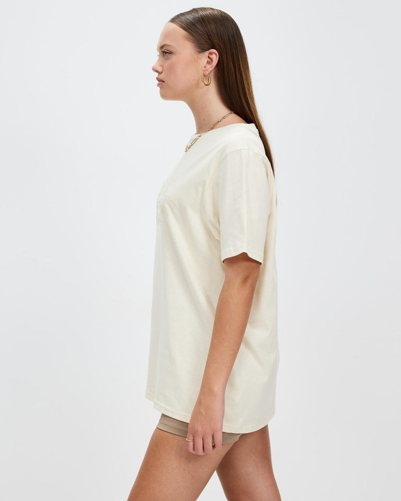 ellesse-torteloni-t-shirt-off-white-side-view