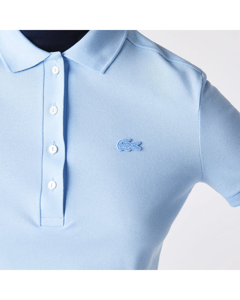 lacoste-classic-4-button-polo-overview-front-close-up