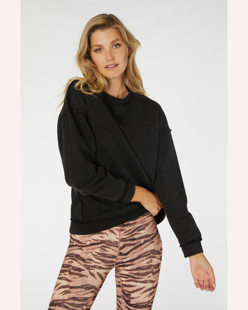 lurv-luna-sweat-black-front-view