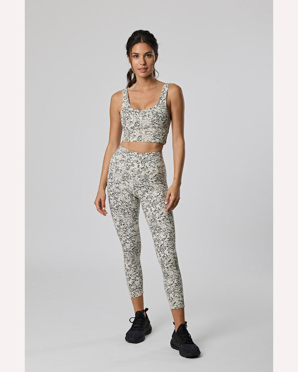 marlow-charged-7_8-legging-textured-print-front-view