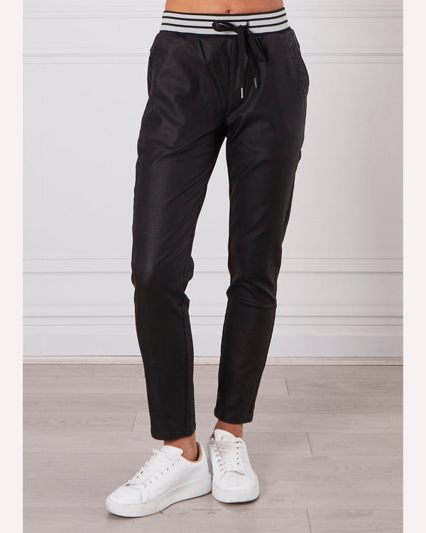 monaco-jeans-wetlook-jeans-black-front-view