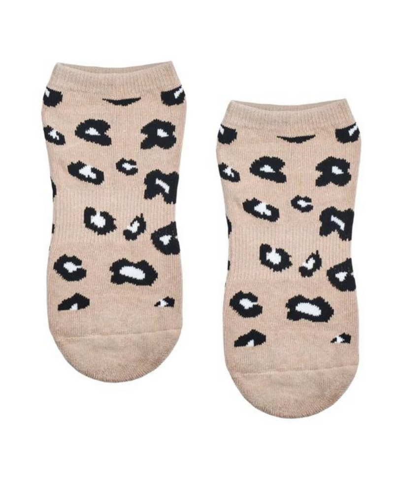 move-active-low-rise-grip-socks-nude-cheetah-front-view