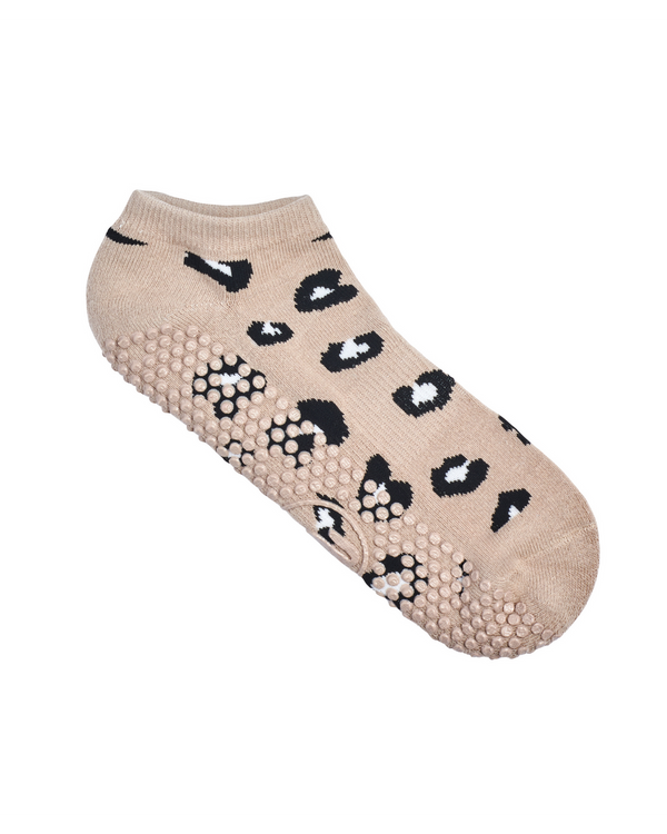 move-active-low-rise-grip-socks-nude-cheetah-side-view
