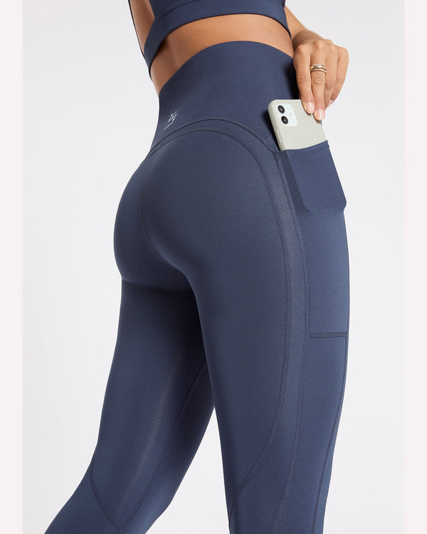 nimble-legging-stash-and-dash-78-legging-ash-navy-side-pocket