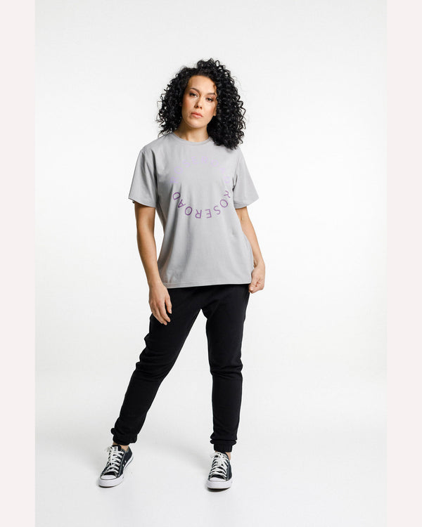 rose-road-topher-tee-powter-with-cyber-purple-violet-print-front-view