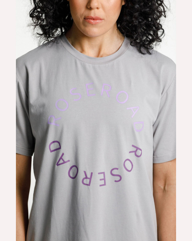 rose-road-topher-tee-powter-with-cyber-purple-violet-print-close-up-front