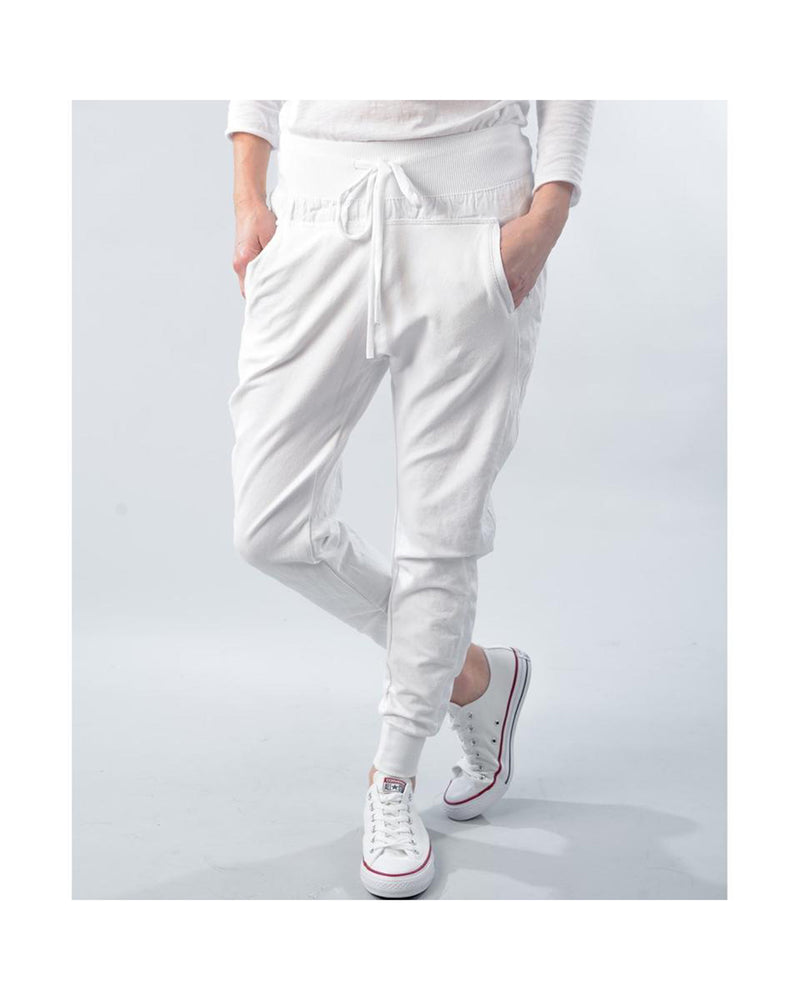 suzy-d-ultimate-jogger-white-front-view