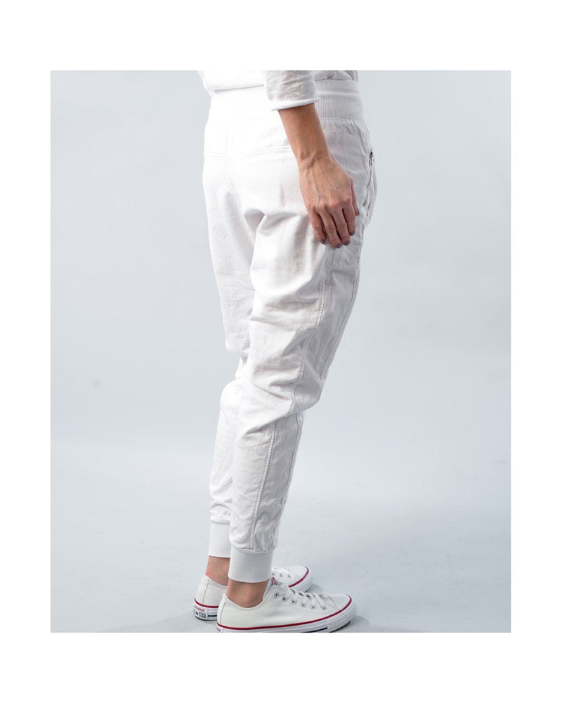 suzy-d-ultimate-jogger-white-rear-view